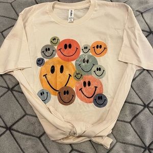 NWOT Smiley Face Tee Shirt - Size M